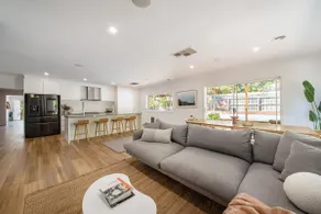 Malibu in Mt Martha with solar heated pool - Image 2