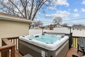 LAMBEAU|Hot Tub|5 Min Walk|Sleeps 14|Firepit|Grill - Image 4