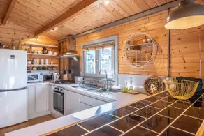 The Cabin, Parham - Image 3