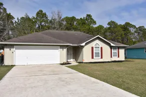 Spacious 4 bedroom home - Big Yard! - Image 2