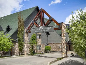 Enticing Mountain Chalet with Pool & Hot Tub - Image 5