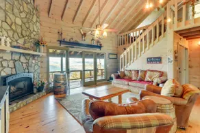 Cozy Cherry Log Cabin ~ 10 Mi to Mercier Orchards - Image 3