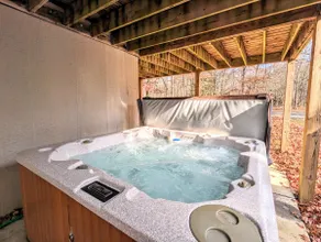 Hickory Haven by AvantStay | Hot Tub + Game Room - Image 2