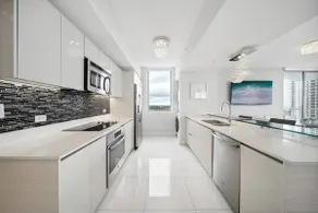 Million Dollar Waterfront Penthouse - Image 2
