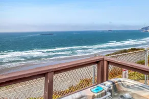 Retro Beach Cottage|Fenced Yard|Ocean View|Hot Tub - Image 3