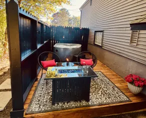 Romantic Suite Private Hot Tub - Image 2
