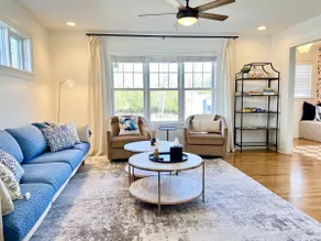 Insta-worthy spacious getaway near MOA Lakes River - Image 5