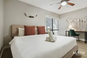 Spacious 2 Apt Combo Sleeps 12 Pool and Pets - Image 2