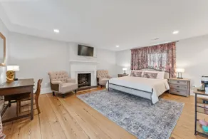 Historic home with 8 gas fireplaces & gameroom - Image 5