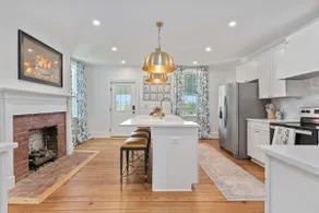 Historic home with 8 gas fireplaces & gameroom - Image 2