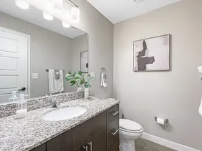 Large 1 Bed apt in the Heart of Downtown - Image 5