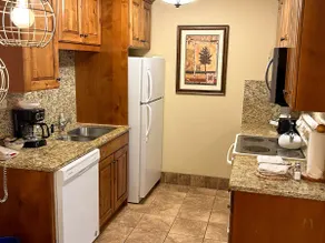 Spacious 2BR Condo near Vail Village - Image 3