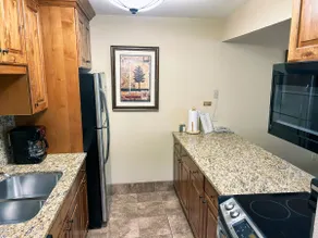 Cozy 1BR Condo w/ Pool Access in Vail - Image 4
