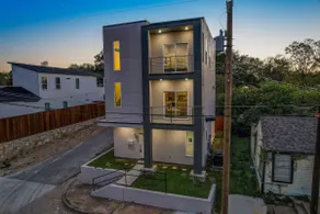 Dallas Skyline Views | Modern 3BR Near Downtown - Image 3