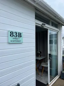 Stunning One Bed Modern & Contemporary Chalet - Image 3