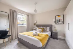 Modern 2 Bed Oasis - Private parking & Garden - By Tempstay - Image 2