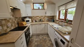 Hillside Cottage - Image 5