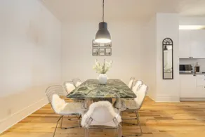 Find comfort in Chic style 3BR Downtown - Image 4