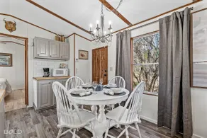 Blue Heron Lakefront Cabin on Caddo Lake Dock - Image 5