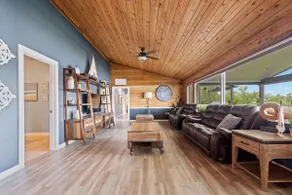 【Waterfront Home Boat Ramp Dock Pool & b-ball】 - Image 5