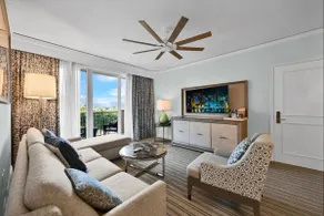 Beachfront Apt w/ Stunning Views - Image 2
