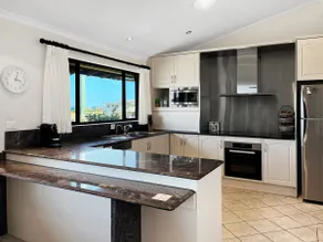 Family Getaway - Opposite Warilla Beach - Image 5