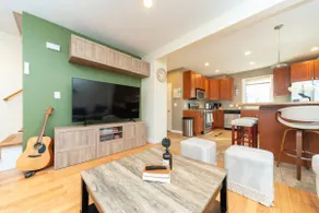 Cozy Boston Homestead : Sleeps 8, Pet Friendly - Image 2