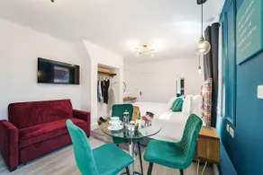 Boutique Studio Near Theatre w/ Private Parking - Image 2