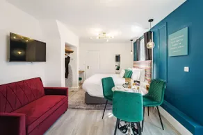 Boutique Studio Near Theatre w/ Private Parking - Image 3