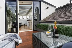 Thrushley Cottage - sleeps 7 - with roof terrace - Image 4