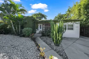 Biscayne Shore-Stylish 3BR Tropical Family Retreat - Image 2