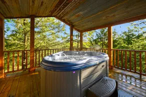 ”Timber Top”Hot tub, luxury cabin perfect for two - Image 2