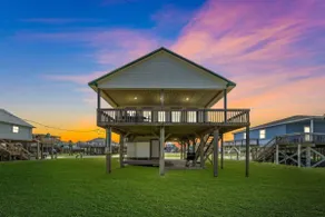 Beach Home with Ocean Views, Large Deck, and Firepit - Image 2