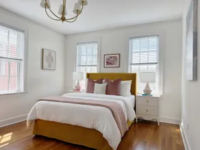 Airy 3-Floor Downtown Getaway-Private Driveway - Image 3