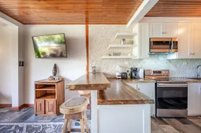 Cultural Charm and Ocean Views in Playa Flamingo - Image 4