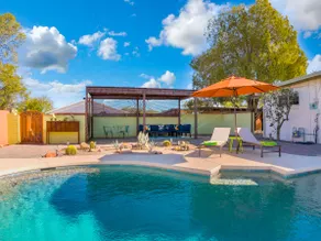 Our Private Midtown Mini-Resort. Pool heat avail. - Image 2