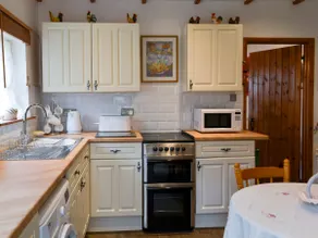 Alpine Lodge - Image 5