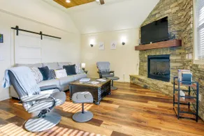 Lakeside Farm Sanctuary! 30-Acre Benson Retreat - Image 4