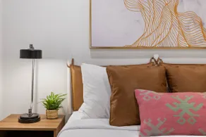Group Travel 7BR Designer Haven in Heart of Austin - Image 4