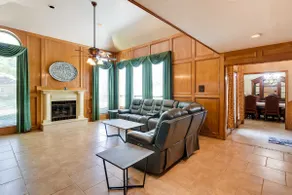 Expansive Home w/ Pool Table ~ 15 Mi to Galveston! - Image 3