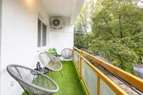Free Parking - Downtown - Balcony with View - Image 3