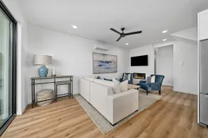 Rooftop Home With Ocean View & Private Parking - Image 4