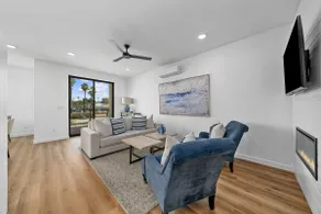 Rooftop Home With Ocean View & Private Parking - Image 5