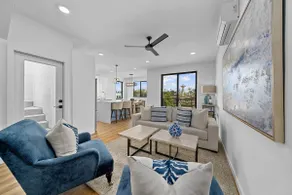 Rooftop Home With Ocean View & Private Parking - Image 3