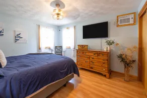 Family Home · Sun-Room · 5 min to Colgate - Image 5