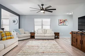 The Sunflower House Pet Friendly - Image 5