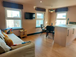 The London Room - Image 2