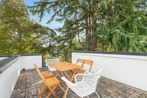 Stylish Seattle Retreat • Mountain Views • Parking - Image 2