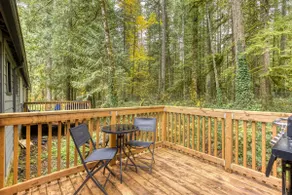 Chic Mt. Hood Retreat, Private Deck - Mt Air 6 - Image 2