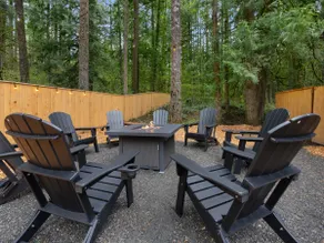 Pet-Friendly, Private BBQ Deck - Mt Air Unit 7 - Image 4